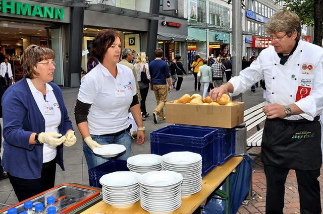 Zu_Tisch   099.jpg